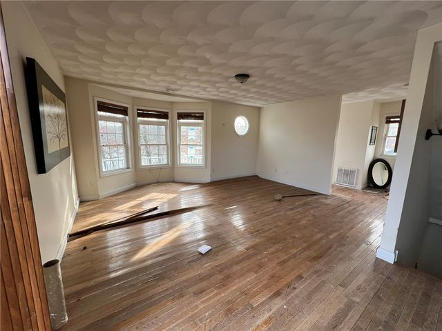 140 Lake View Road, Cranston, RI 02920