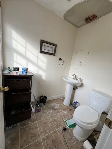 140 Lake View Road, Cranston, RI 02920