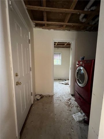 140 Lake View Road, Cranston, RI 02920