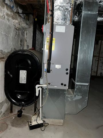 140 Lake View Road, Cranston, RI 02920