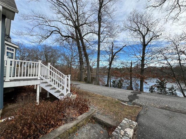 140 Lake View Road, Cranston, RI 02920