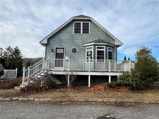 140 Lake View Road, Cranston, RI 02920
