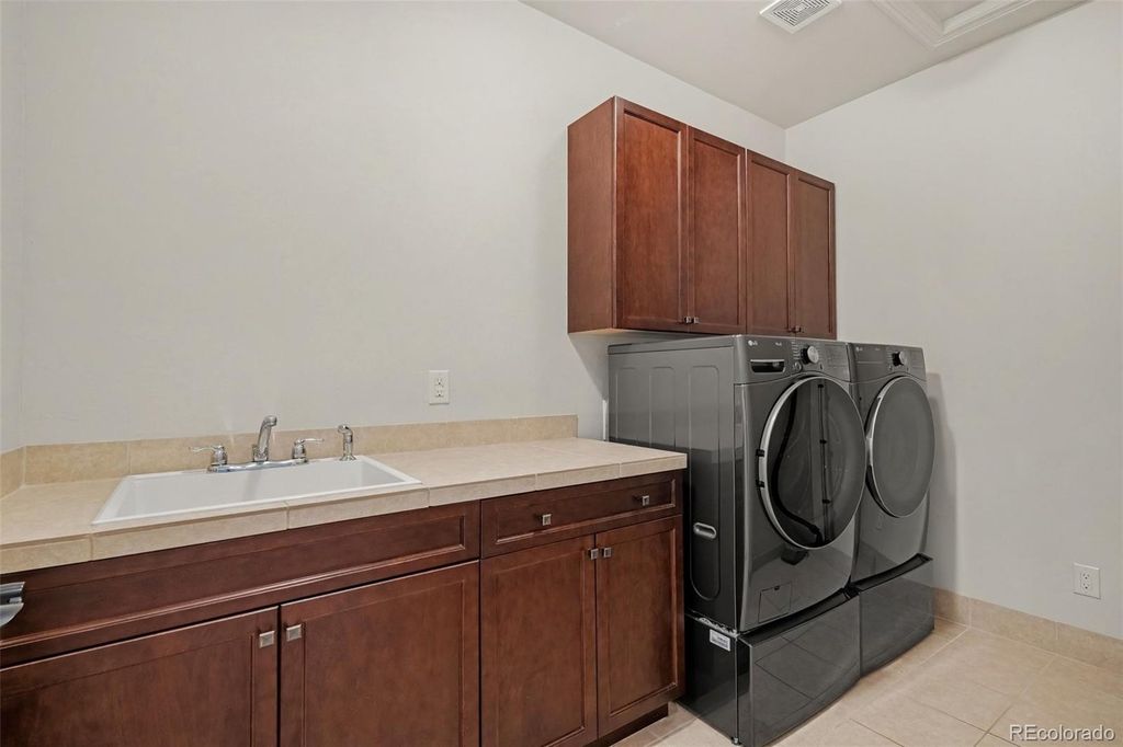 Image 32 of property listing at 9496 Winding Hill Way, Lone Tree, CO 80124
