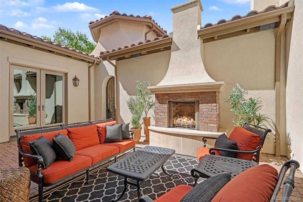 Image 4 of property listing at 9496 Winding Hill Way, Lone Tree, CO 80124