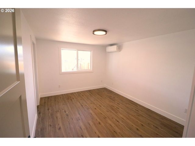 77 SHADY Loop, Springfield, OR 97477