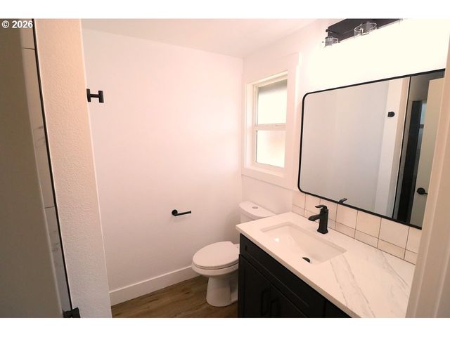 77 SHADY Loop, Springfield, OR 97477