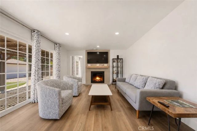 20800 Chatsworth Street, Chatsworth, CA 91311
