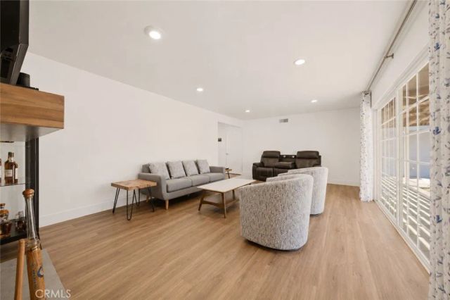 20800 Chatsworth Street, Chatsworth, CA 91311