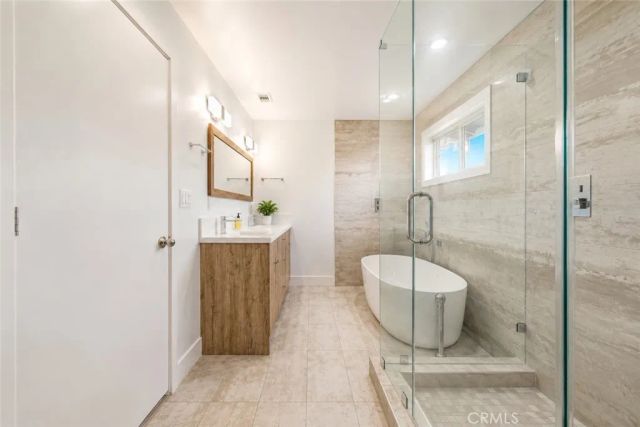 20800 Chatsworth Street, Chatsworth, CA 91311