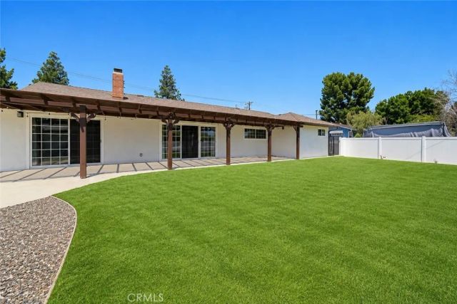 20800 Chatsworth Street, Chatsworth, CA 91311