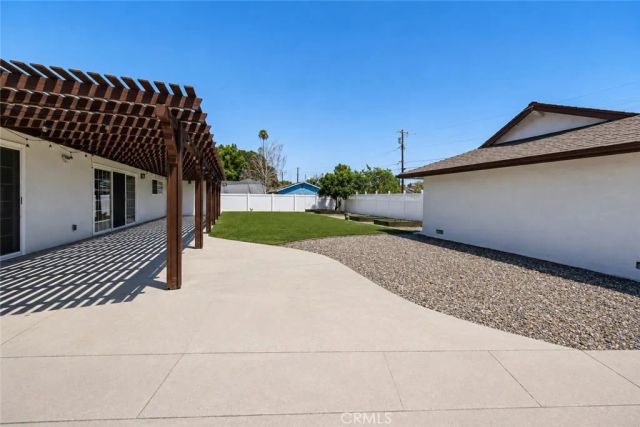20800 Chatsworth Street, Chatsworth, CA 91311