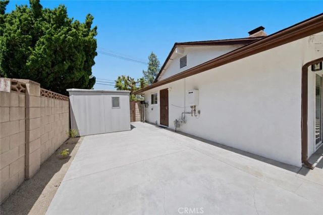 20800 Chatsworth Street, Chatsworth, CA 91311