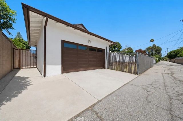 20800 Chatsworth Street, Chatsworth, CA 91311