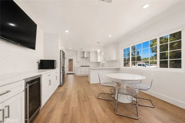 20800 Chatsworth Street, Chatsworth, CA 91311
