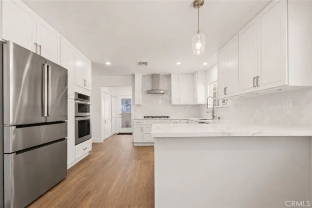 20800 Chatsworth Street, Chatsworth, CA 91311