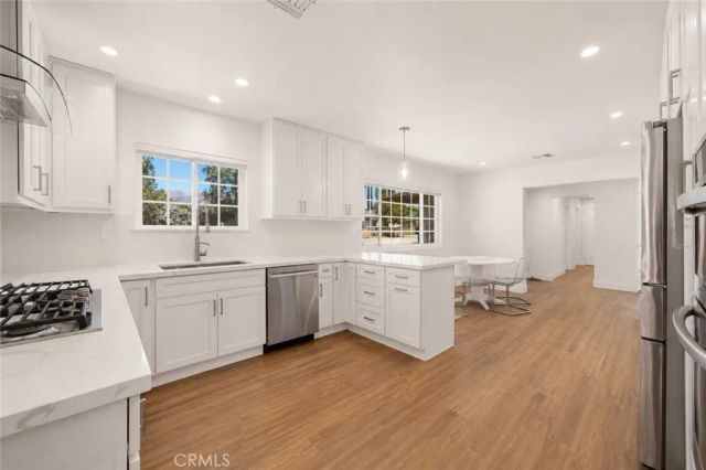 20800 Chatsworth Street, Chatsworth, CA 91311