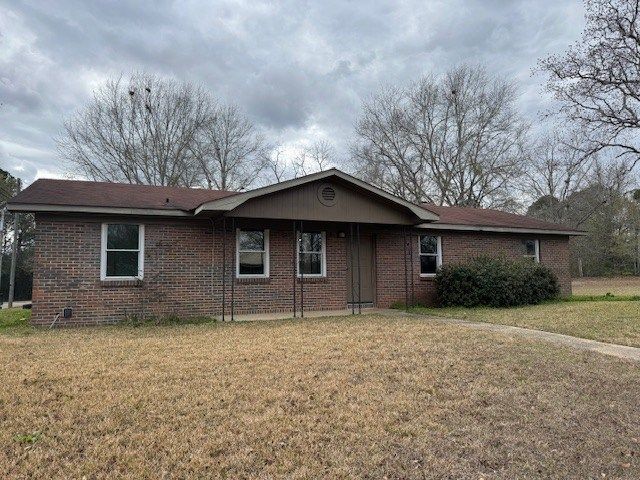 1001 Meharis Circle, Dothan, AL 36303