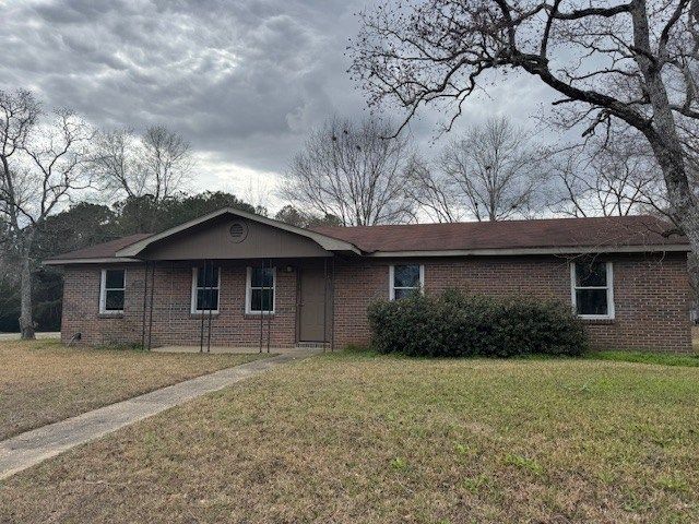 1001 Meharis Circle, Dothan, AL 36303