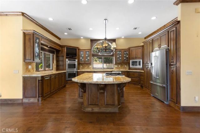 801 Brentwood, Lake Arrowhead, CA 92352