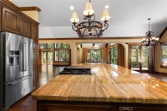 801 Brentwood, Lake Arrowhead, CA 92352