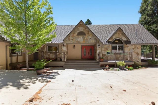 801 Brentwood, Lake Arrowhead, CA 92352