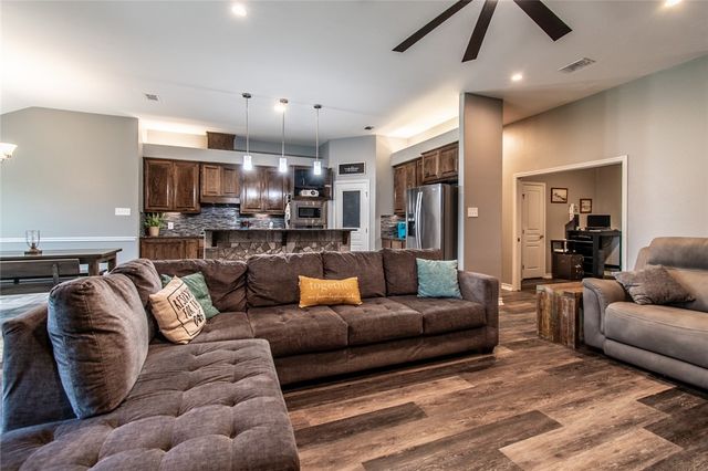 3910 Boomerang Dr, Corpus Christi, TX 78414