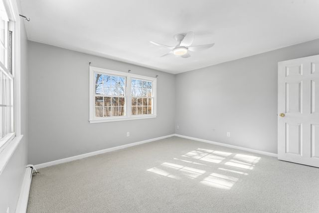 82 Boylston Ln 21, Lowell, MA 01852