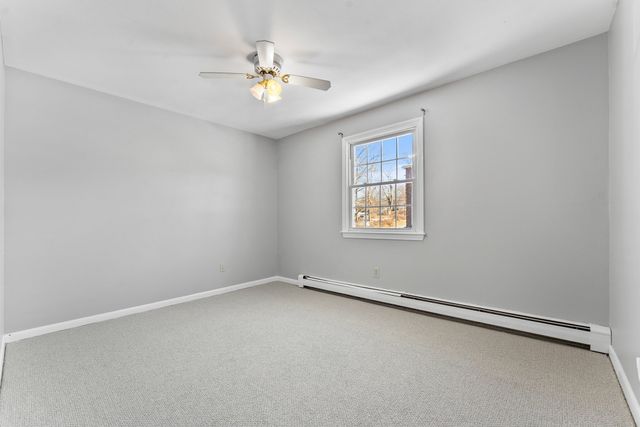 82 Boylston Ln 21, Lowell, MA 01852