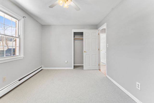 82 Boylston Ln 21, Lowell, MA 01852