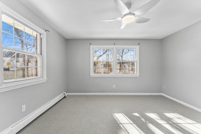 82 Boylston Ln 21, Lowell, MA 01852