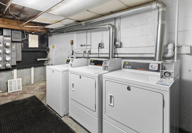 82 Boylston Ln 21, Lowell, MA 01852