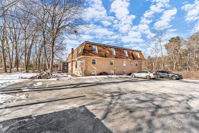 82 Boylston Ln 21, Lowell, MA 01852