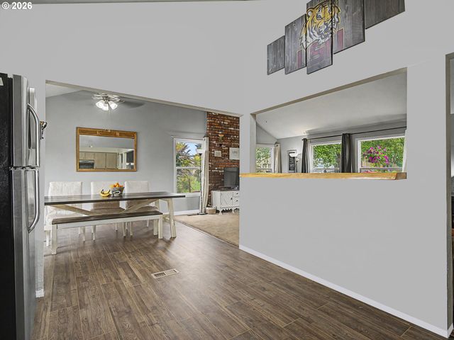 18015 DAVIS St, Sandy, OR 97055