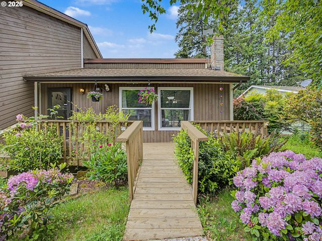 18015 DAVIS St, Sandy, OR 97055