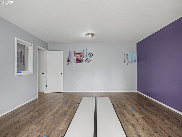 18015 DAVIS St, Sandy, OR 97055
