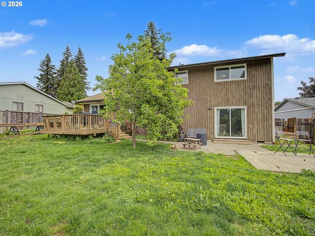 18015 DAVIS St, Sandy, OR 97055