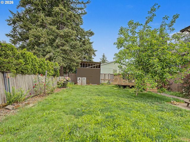18015 DAVIS St, Sandy, OR 97055