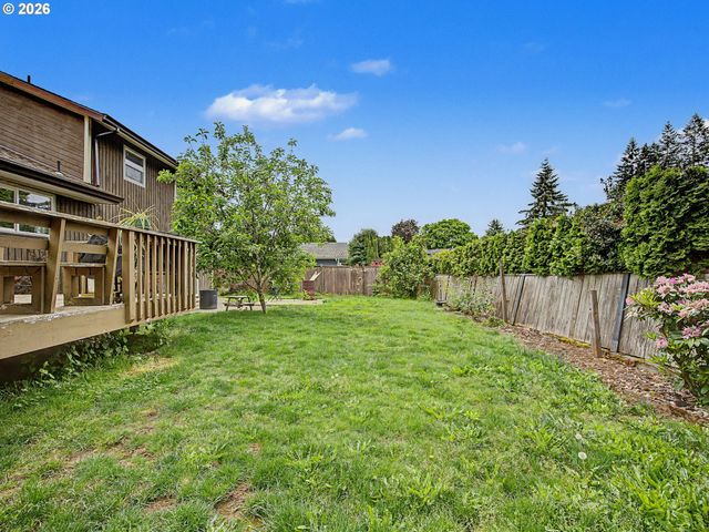 18015 DAVIS St, Sandy, OR 97055
