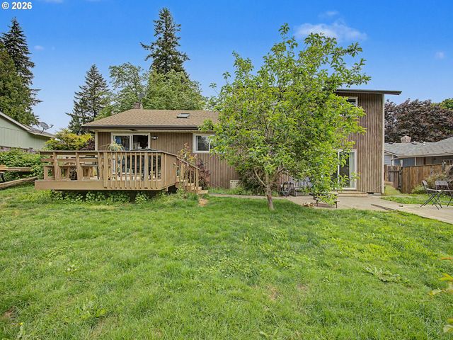 18015 DAVIS St, Sandy, OR 97055