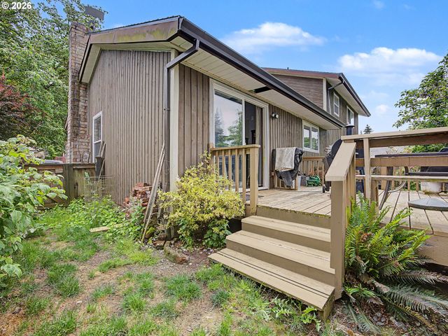 18015 DAVIS St, Sandy, OR 97055