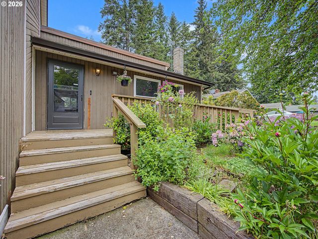 18015 DAVIS St, Sandy, OR 97055