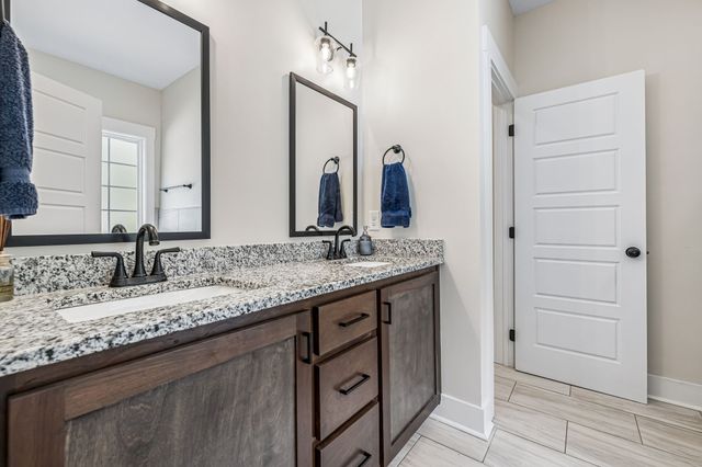 1845 Dinsmore Rd, Clarksville, TN 37040