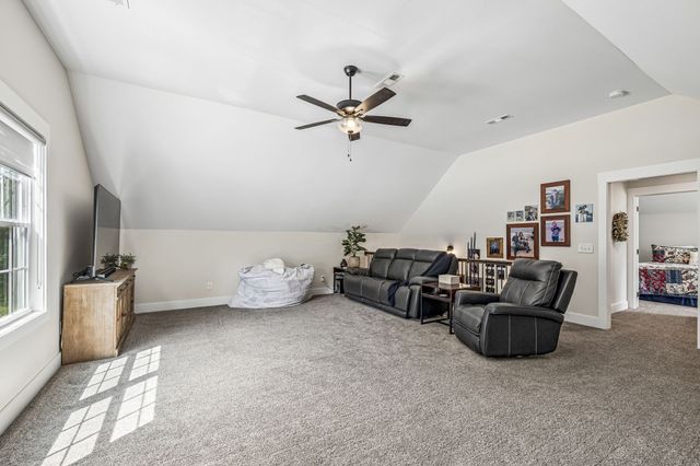 1845 Dinsmore Rd, Clarksville, TN 37040