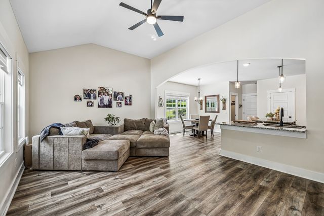 1845 Dinsmore Rd, Clarksville, TN 37040
