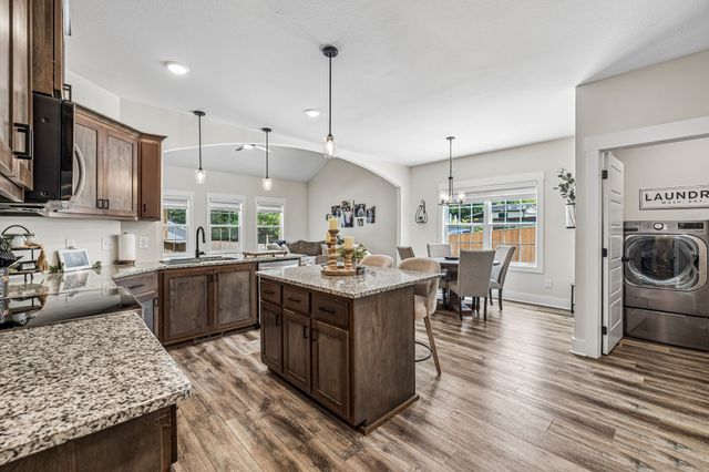 1845 Dinsmore Rd, Clarksville, TN 37040