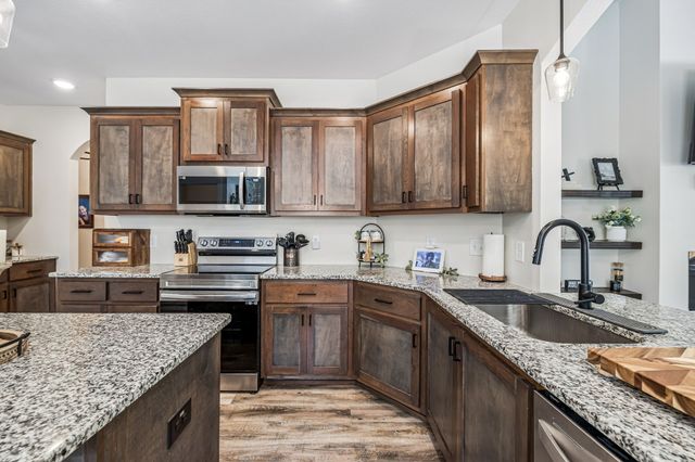 1845 Dinsmore Rd, Clarksville, TN 37040