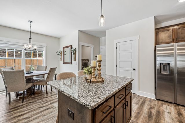1845 Dinsmore Rd, Clarksville, TN 37040