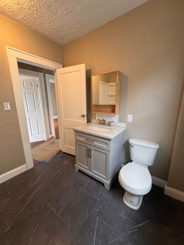 2712 Highlawn Avevnue, Huntington, WV 25702