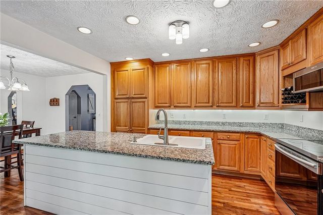 5014 Ridgewald Court NE, Kennesaw, GA 30144