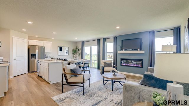 10614 Bearcreek Drive, Papillion, NE 68046